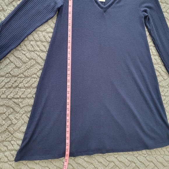 NWT Francesca's Breena Lace Sleeve Dress - Size Medium - Picture 8 of 10